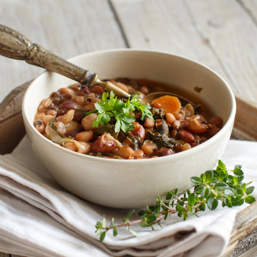 Курячий суп з квасолею